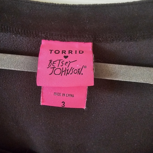 SOLD SOLD SOLD TORRID X Betsey Johnson top - Picture 4 of 6